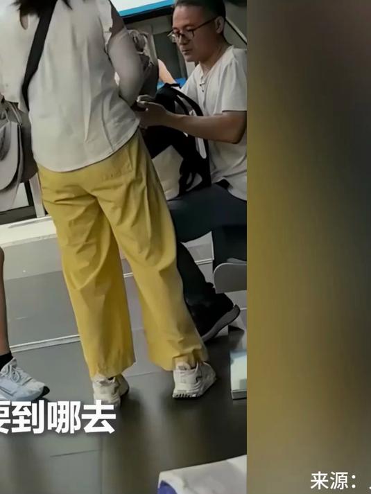 “去八达岭长城坐877路公交车,又快又省钱!”