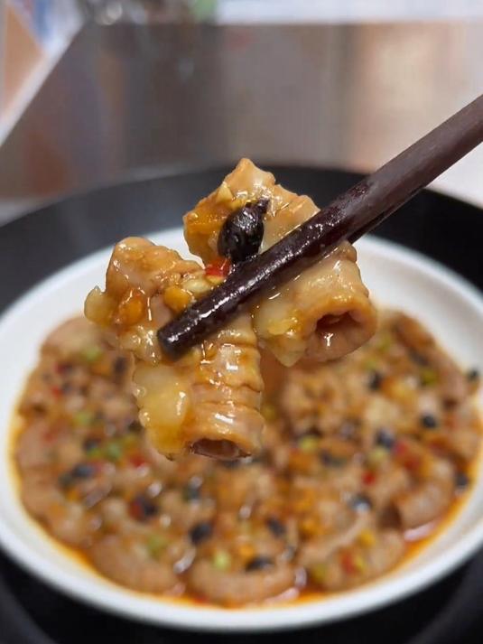 美味过瘾的豉汁蒸肥肠