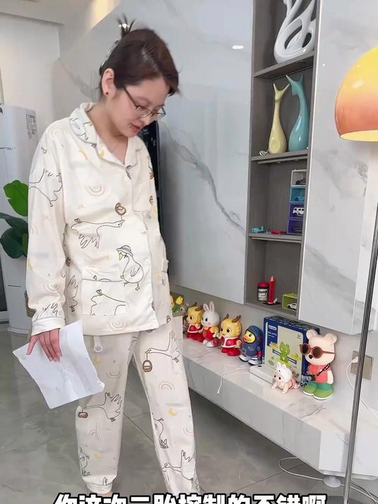 不知道吃啥水果?老公给我买了这个「草莓冰激凌芭乐」