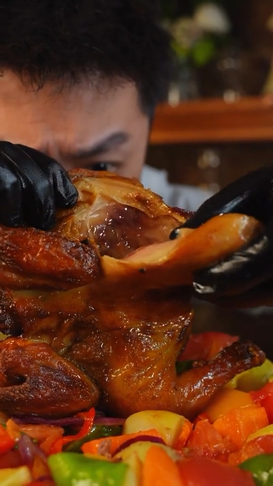 整只烤鸡当夜宵,也太满足了!