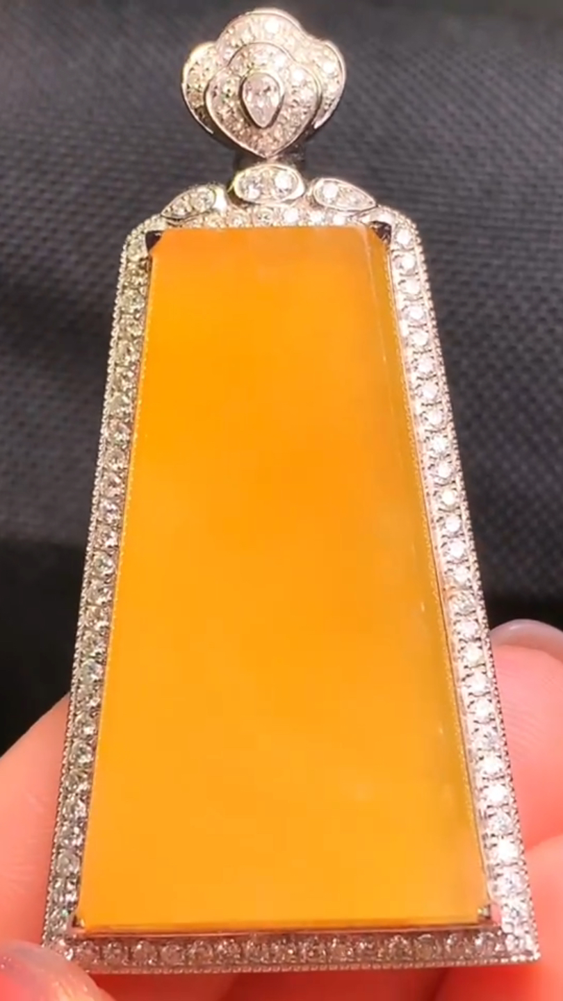 捡的,石头做吊坠好看吗?值不值?