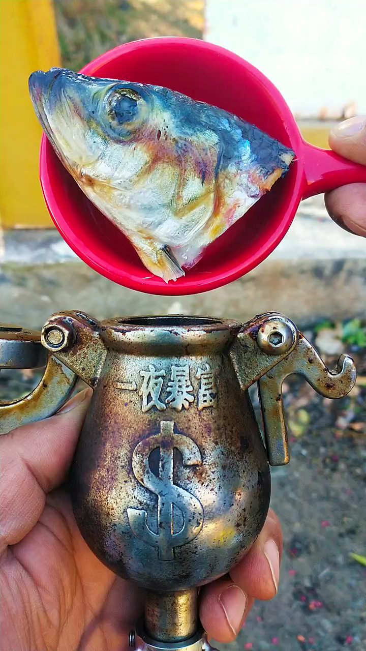 爆烤黑鱼头,这样做味道绝了