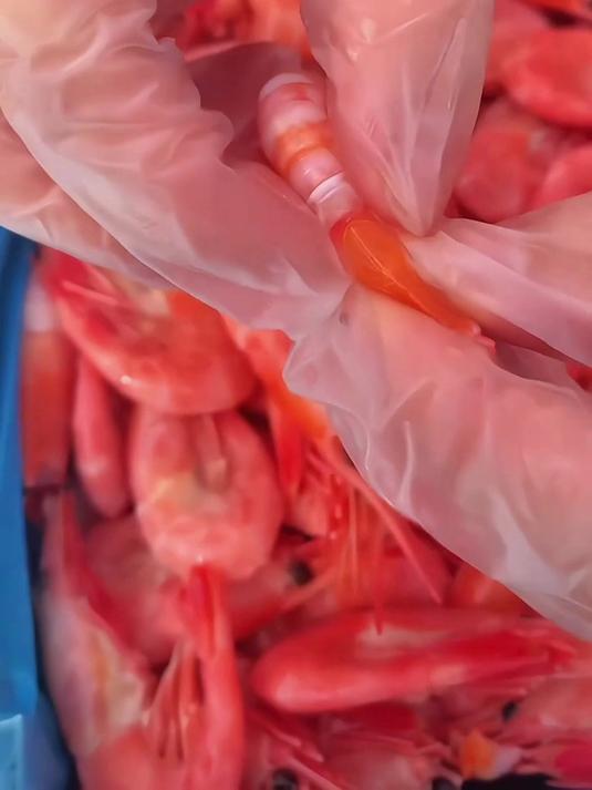 节日餐桌添彩!北极甜虾颜值高味道好,摆盘超吸睛