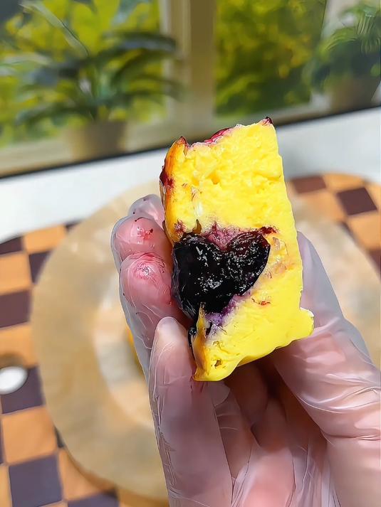 0失败的蓝莓巴斯克蛋糕！口感绵密香甜，一口爆浆，就像吃慕斯冰淇淋一样，好吃又解馋！