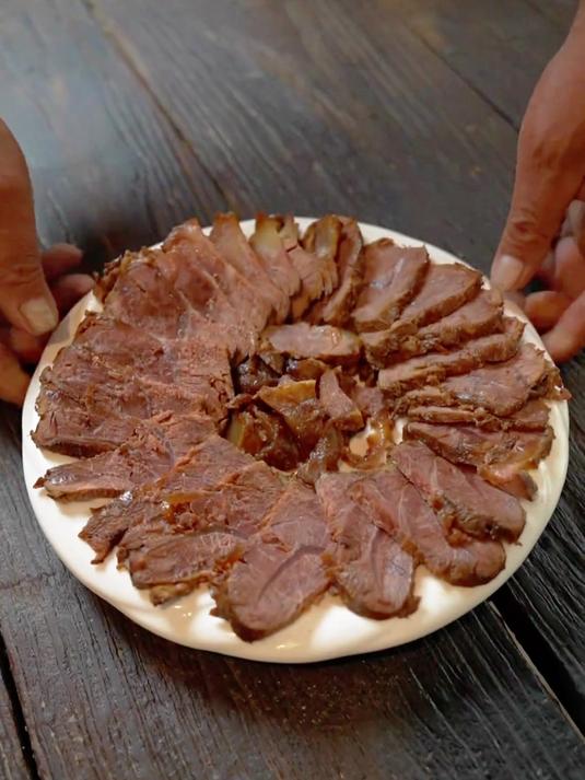 用十斤猪肉做酱牛肉，没想到做出来这么牛
