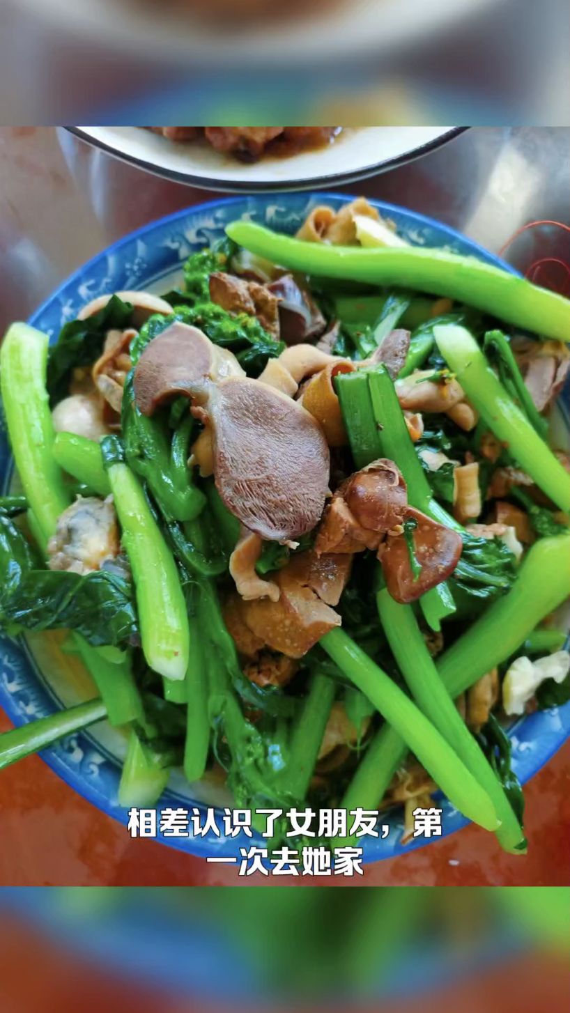 在女朋友家炒了一个菜,丈母娘说不用我彩礼了