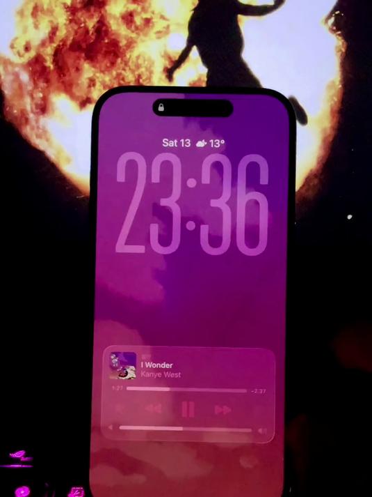 kanye west《I wonder》动态壁纸 iOS26