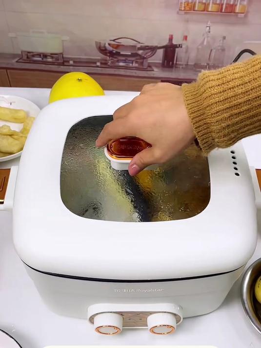 冬天喜欢吃火锅的朋友赶紧去入手这个鸳鸯锅 在家就可以吃火锅了