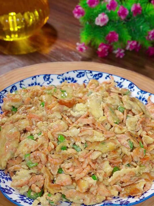 青椒磷虾炒鸡蛋的做法 夏天天气炎热 孩子挑食不爱吃您做的菜