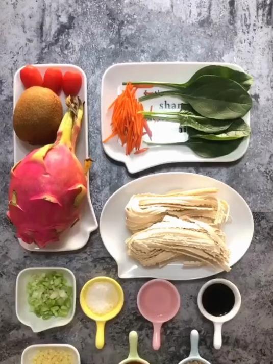 减脂餐系列,水果拼盘+油泼面