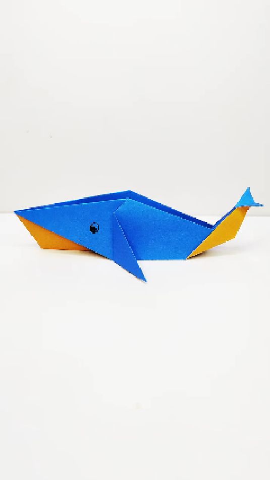 一张纸折鲸鱼,折法简单一看就会,成品形象逼真的折纸步骤