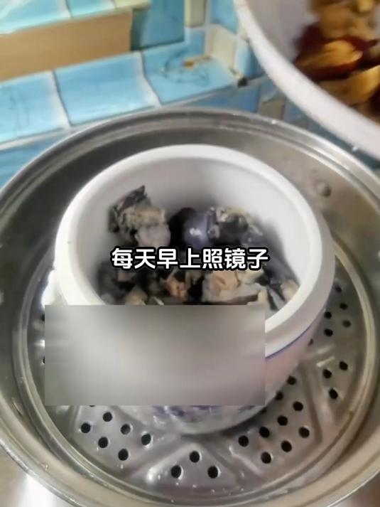 中老年人养生汤,香港阿胶炖乌鸡汤温和滋补