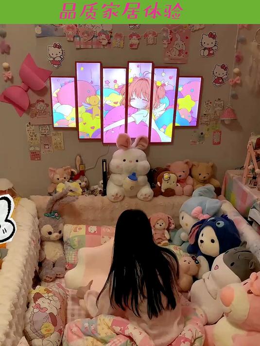 胡桃木色加暖白搭配出来的小主卧