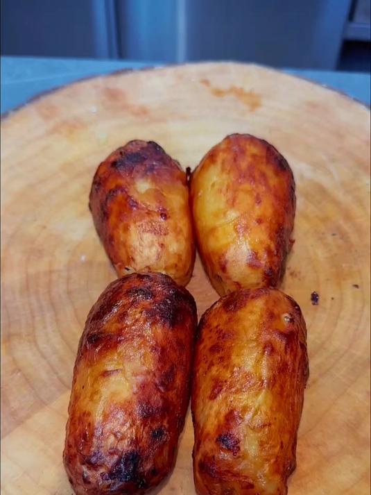 邪修制作烤土豆,沾点烧烤料嘎嘎好吃