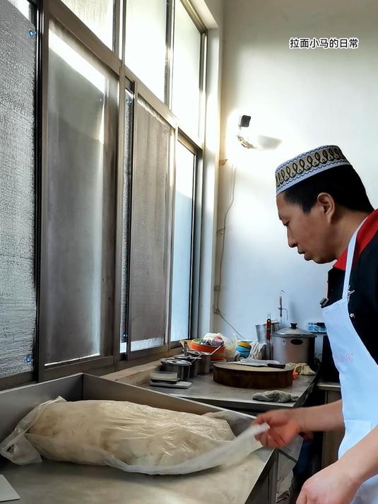兰州拉面制作只要面能和好其实还是很好做的