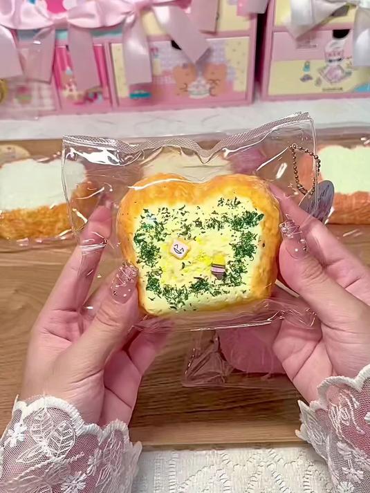 面包脑袋狂喜！是可以捏的可爱吐司～