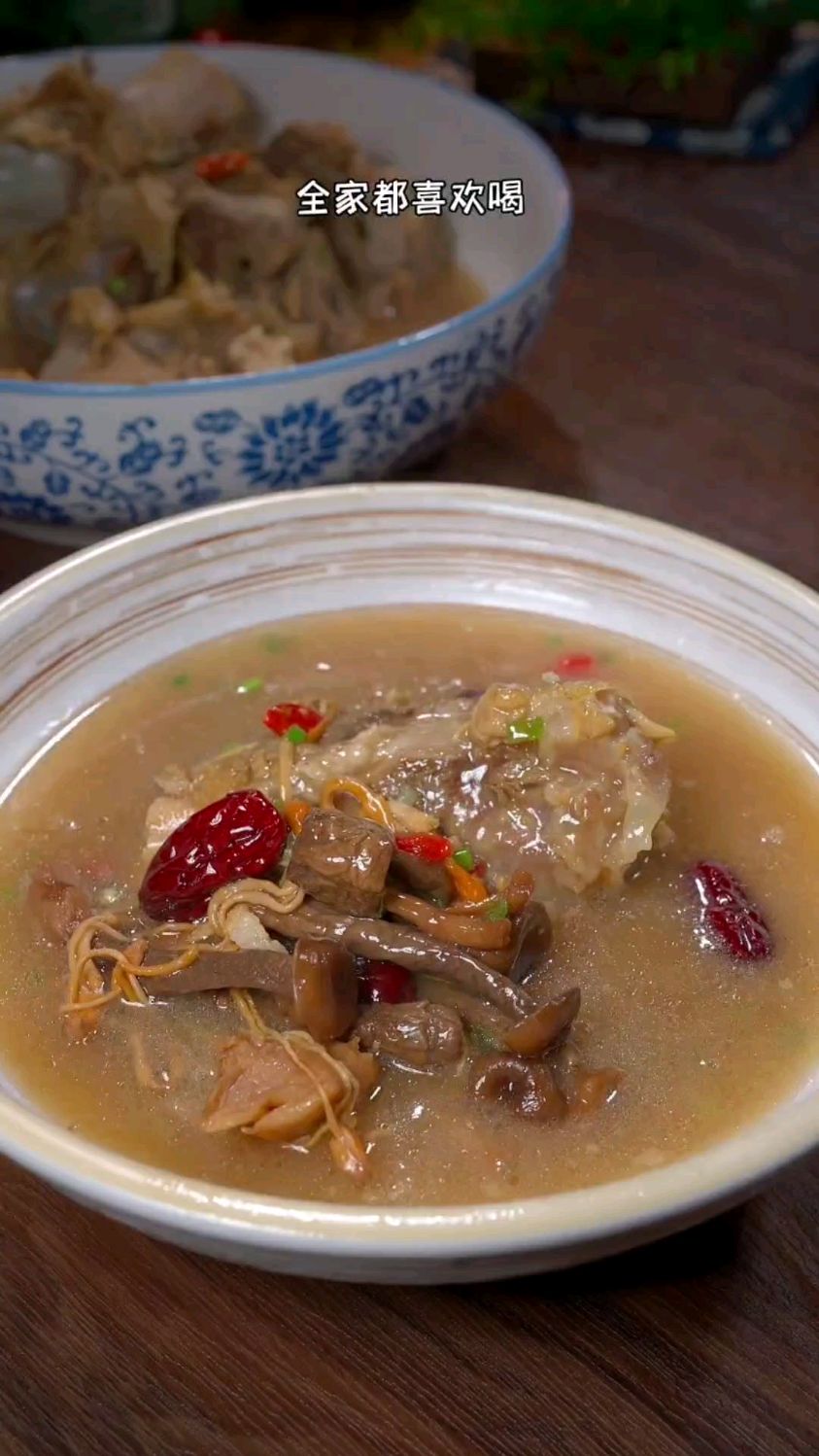 大骨头汤,汤鲜味美,营养又好喝