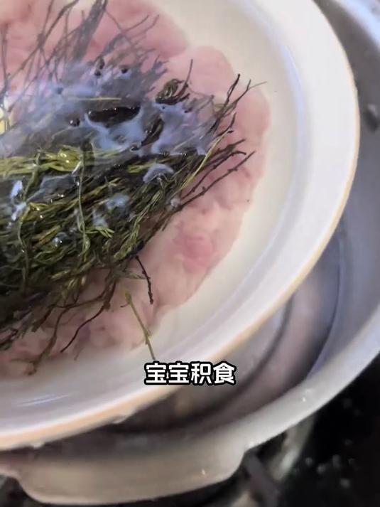 独脚金瘦肉汤:清热利湿,夏季养生首选