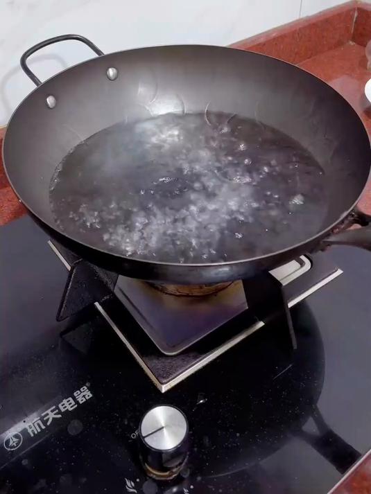 炒锅配上蒸盘,以后都不用再买蒸锅啦!