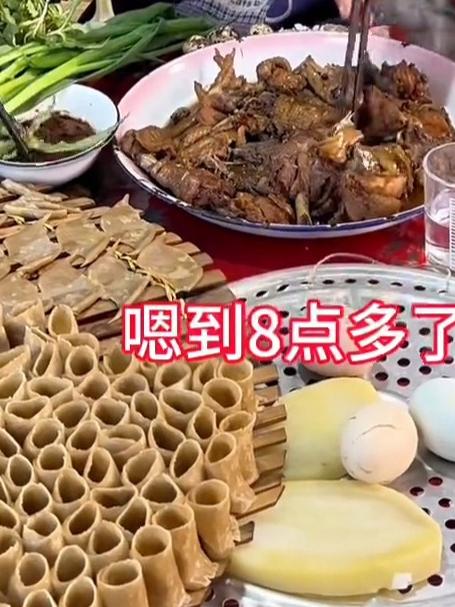 莜面顿柴鸡，雪里红肉汤汤，田九菜