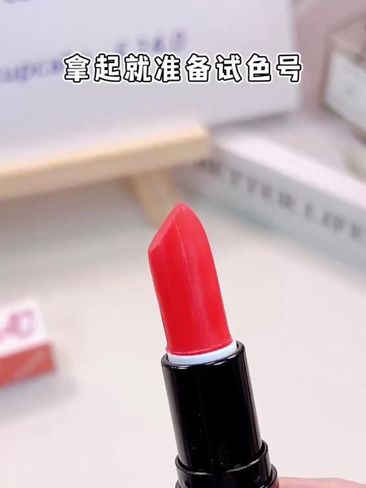 口红造型的巧克力你们吃过吗!巧克力入口即化好好吃!