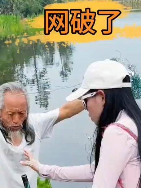 帮资深养鱼的爷爷抓怪鱼,这鱼杆到底是怎么断的?