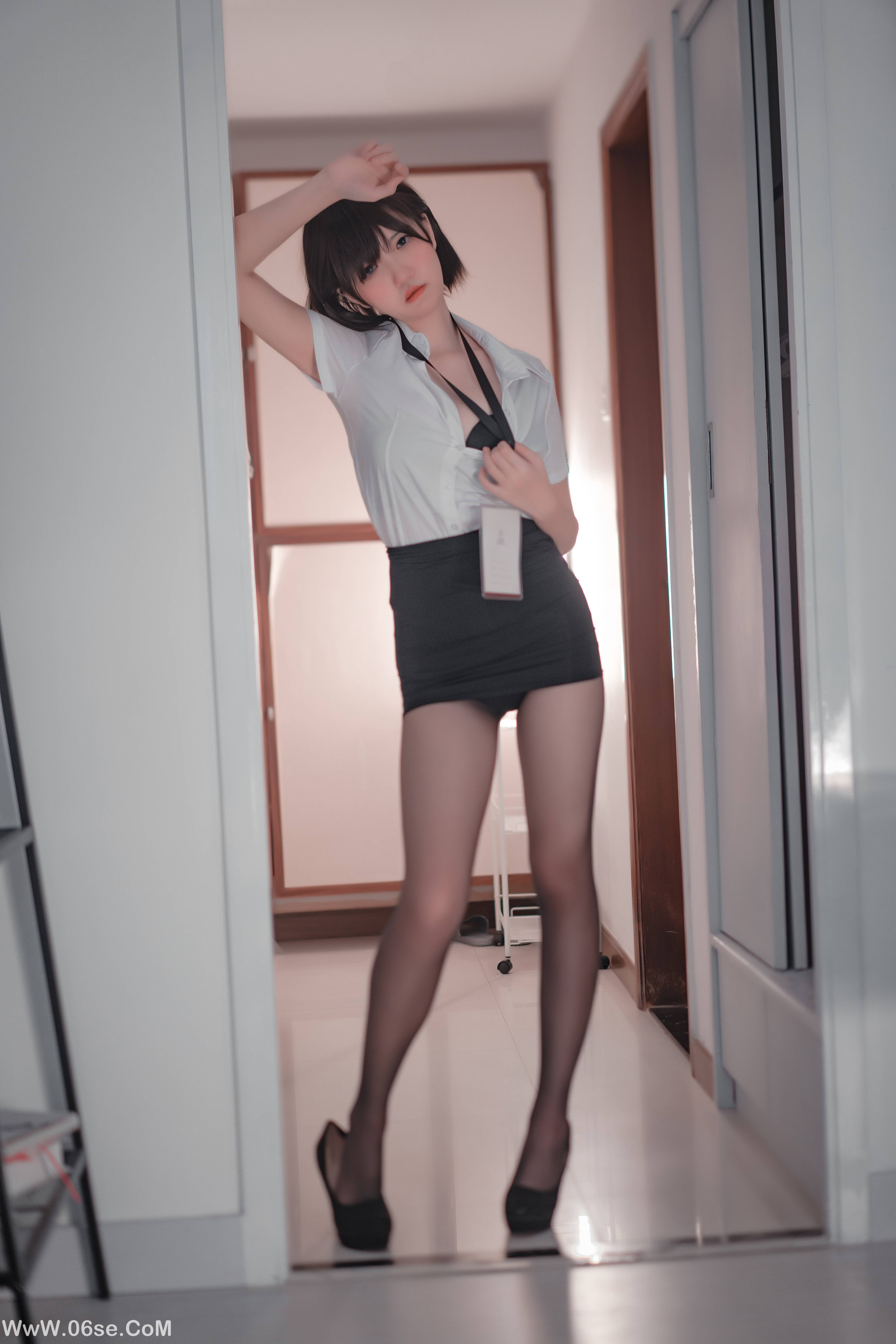 图片[25]-阿薰kaOri NO.002 – 黑丝OL[45P188M]-六色网