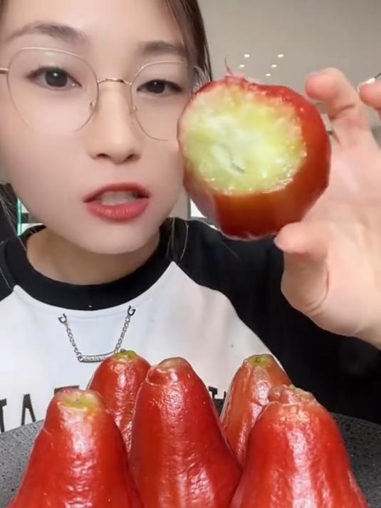 必尝!莲雾清甜多汁,果肉脆嫩,一口就被圈粉!