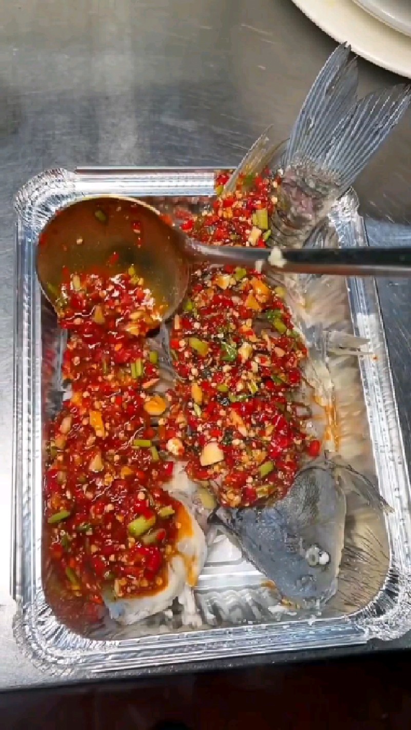凉拌鲫鱼的方法