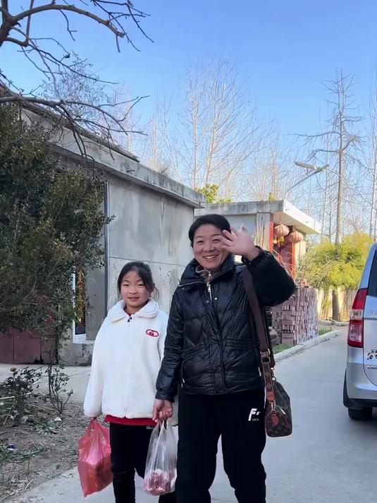 大家好我是红燕,冬至的视频来了,大家冬至都吃饺子了吗?