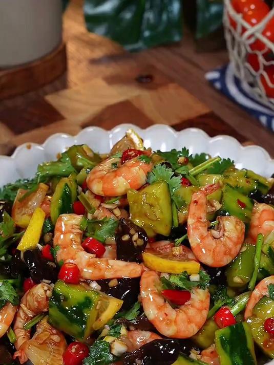 美味过瘾的酸辣凉拌虾