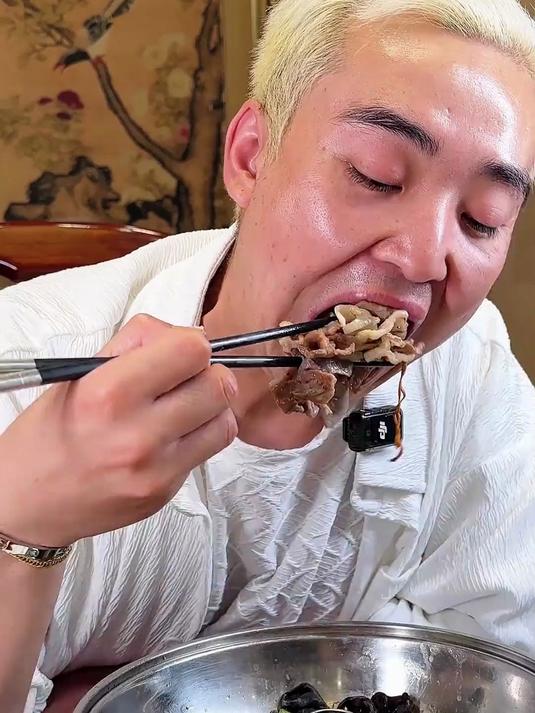 盘山西太原黄河大鲤鱼，鱼和牛肉炫到肉痛一口600