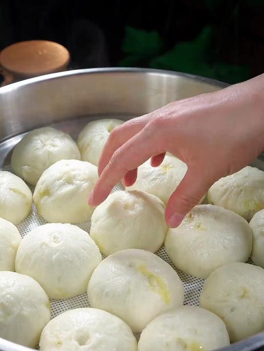 小白菜肉丁包太好吃啦