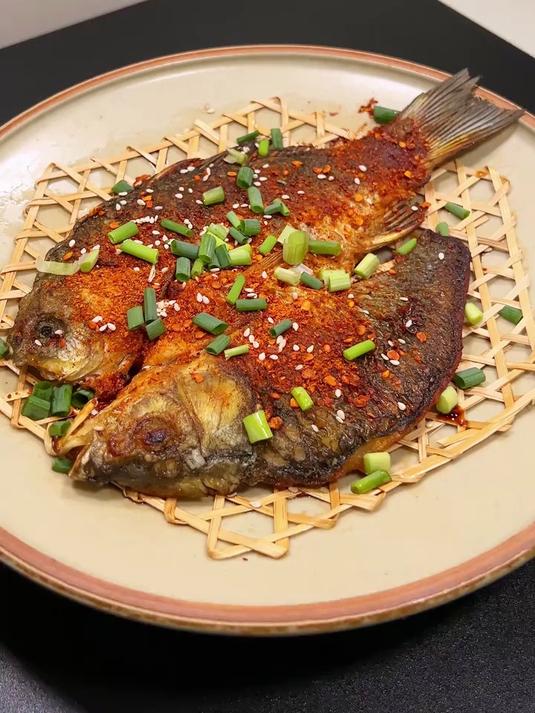 香煎鲫鱼,好吃又简单