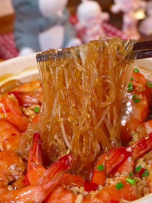 过年小朋友点名要吃的蒜蓉粉丝虾煲