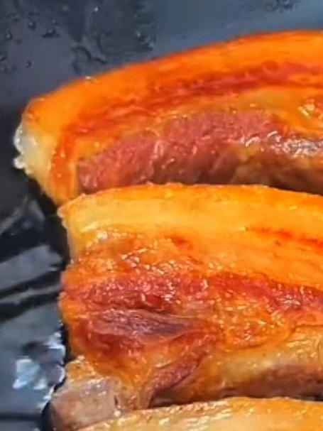 外面卖的脆皮五花肉自己在家就能做