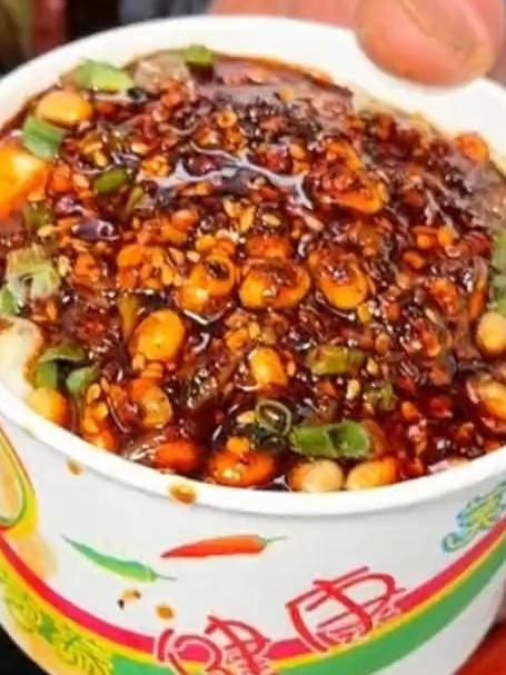吃到了重庆的麻辣豆腐脑！