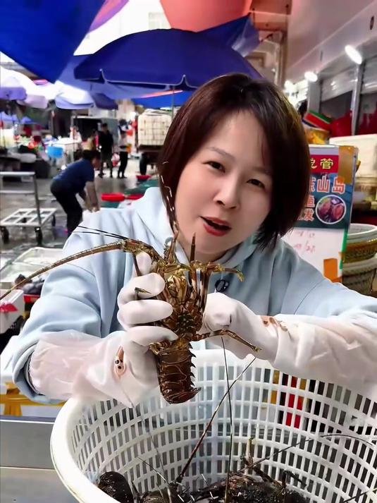 鲜冻小青龙虾,肉?Q 弹,聚餐硬菜首?
