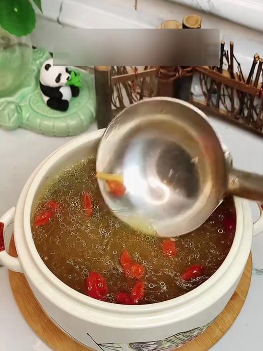 孕妇养胃养生,香港阿胶炖乌鸡汤安全无负担