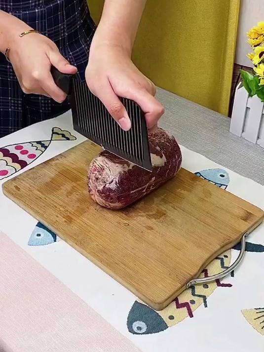 这款多功能切片机,易清洁,刀片为合金钢刀,切肉均匀,可调节