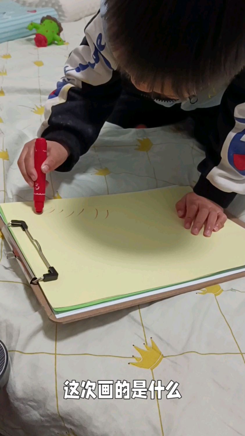 孩子的想象力太丰富,他画简笔画,你能看出来玉米大炮与导弹吗