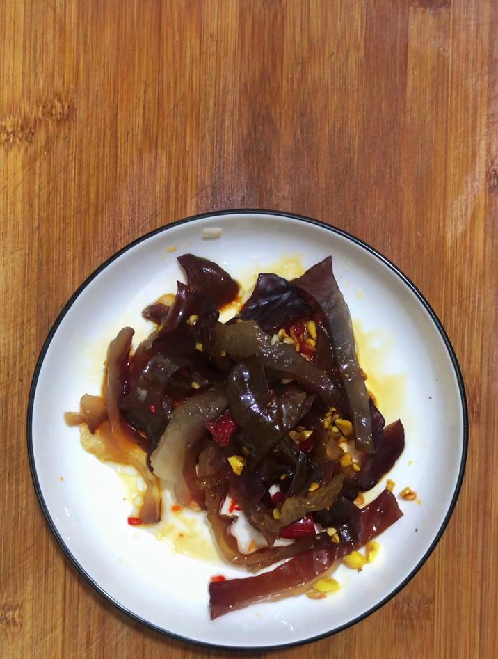 凉拌木耳木耳需要煮吗,煮几分钟,木耳要煮3分钟