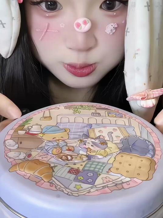 今天吃到桑椹梅梅千层蛋糕啦～超级好吃