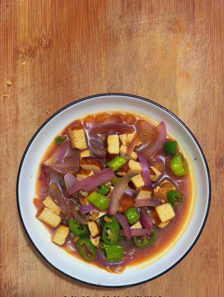青椒炒面筋的家常做法,像我这样做,好吃下饭