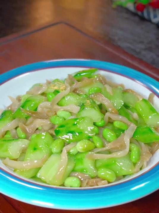 这样做的素炒黄瓜清脆爽口又下饭