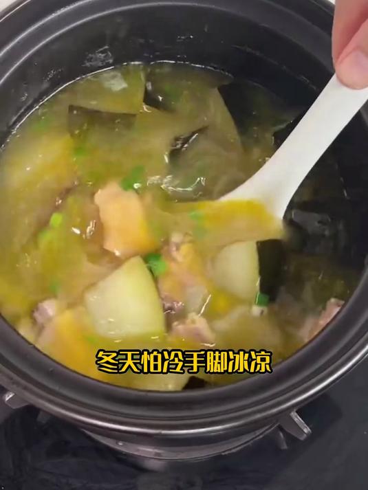 养身祛湿冬瓜薏米老鸭汤 简单炖制超实用