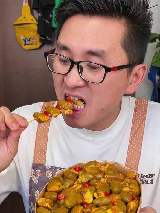 网红同款盐焗鸡心,咸香入味超满足,深夜加班的能量补给站!