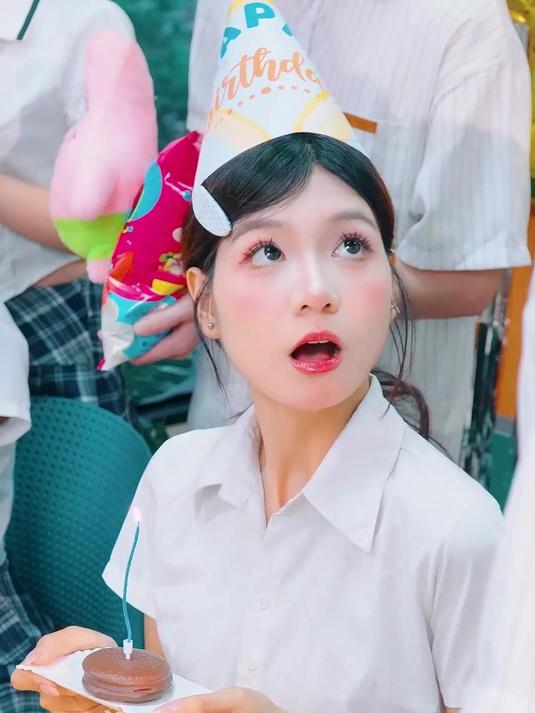 善良的祖尼拥有了自己的生日小蛋糕#搞怪##无厘头#