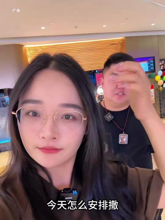 海底捞旗下的焰请烤肉铺子!还可以洗头编辫子打DJ!