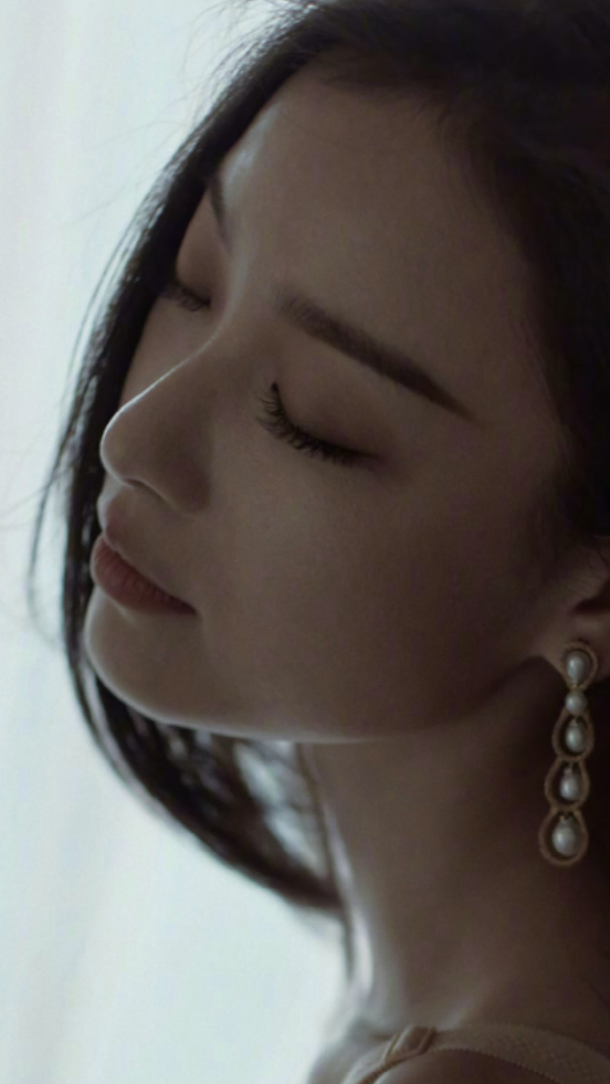 何谓鲶鱼脸,我们一起看看倪妮的脸就知道了!